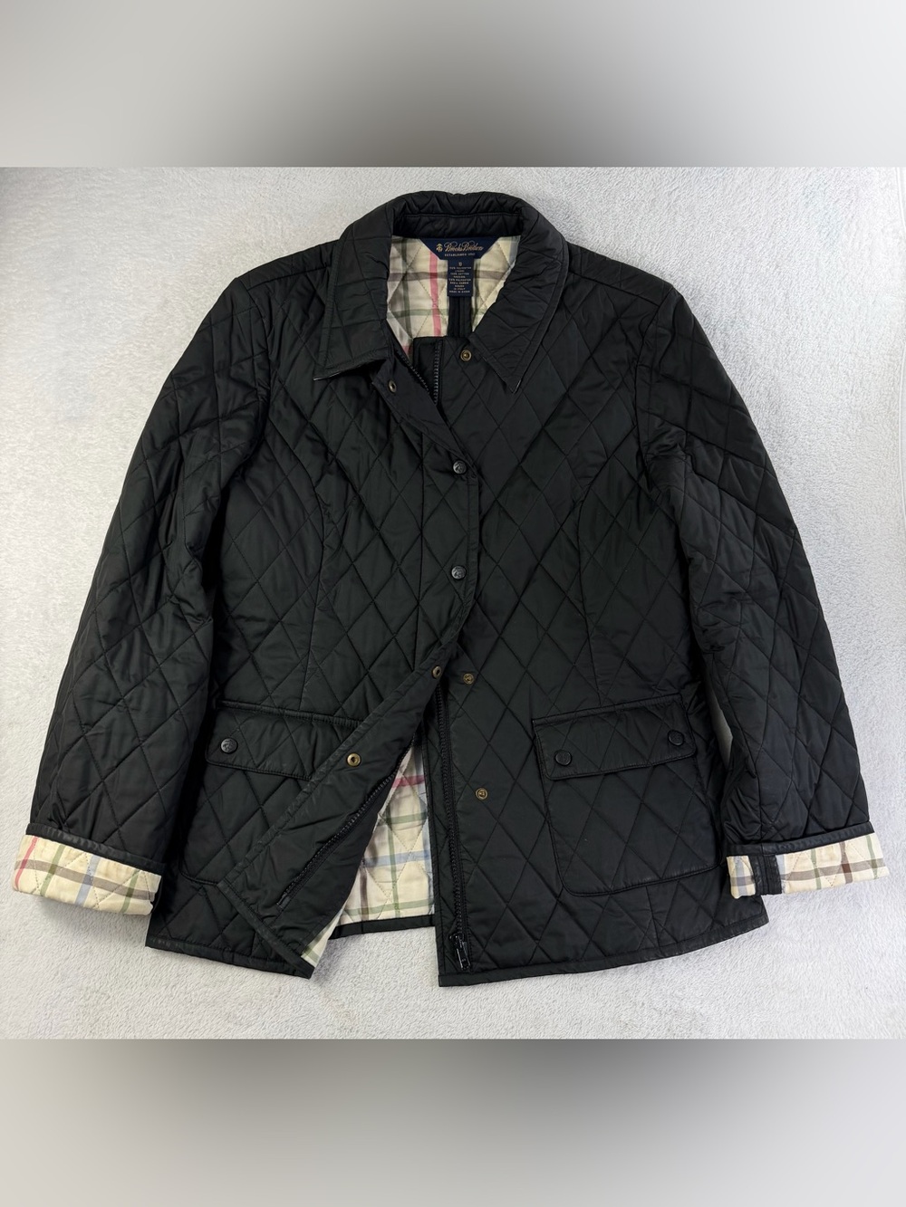 Brooks Brothers women’s 10 black diamond-quilted barn jacket Nova Plaid lining